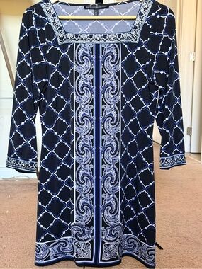 WHBM Tunic 3/4 Sleeve Geometric Trellis Contrasting Ornamental Paisley Border S